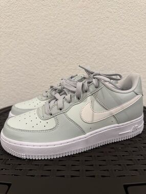 Nike Air Force 1 Low - Mint Green, White 7W/5.5Y